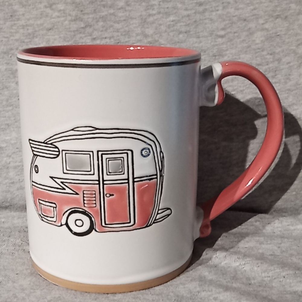 Camper Mug by: I love it. 2018. Pink & White. Embossed. Very Good Condition.